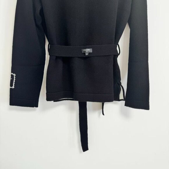 Chanel Black Lace-Up Cardigan: Where Classic Meets Elegant Style - Picture 11 of 11